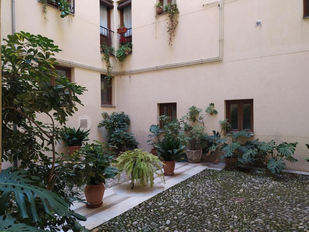 4 Balconies House, Central And Near The Alhambra — Photos 1